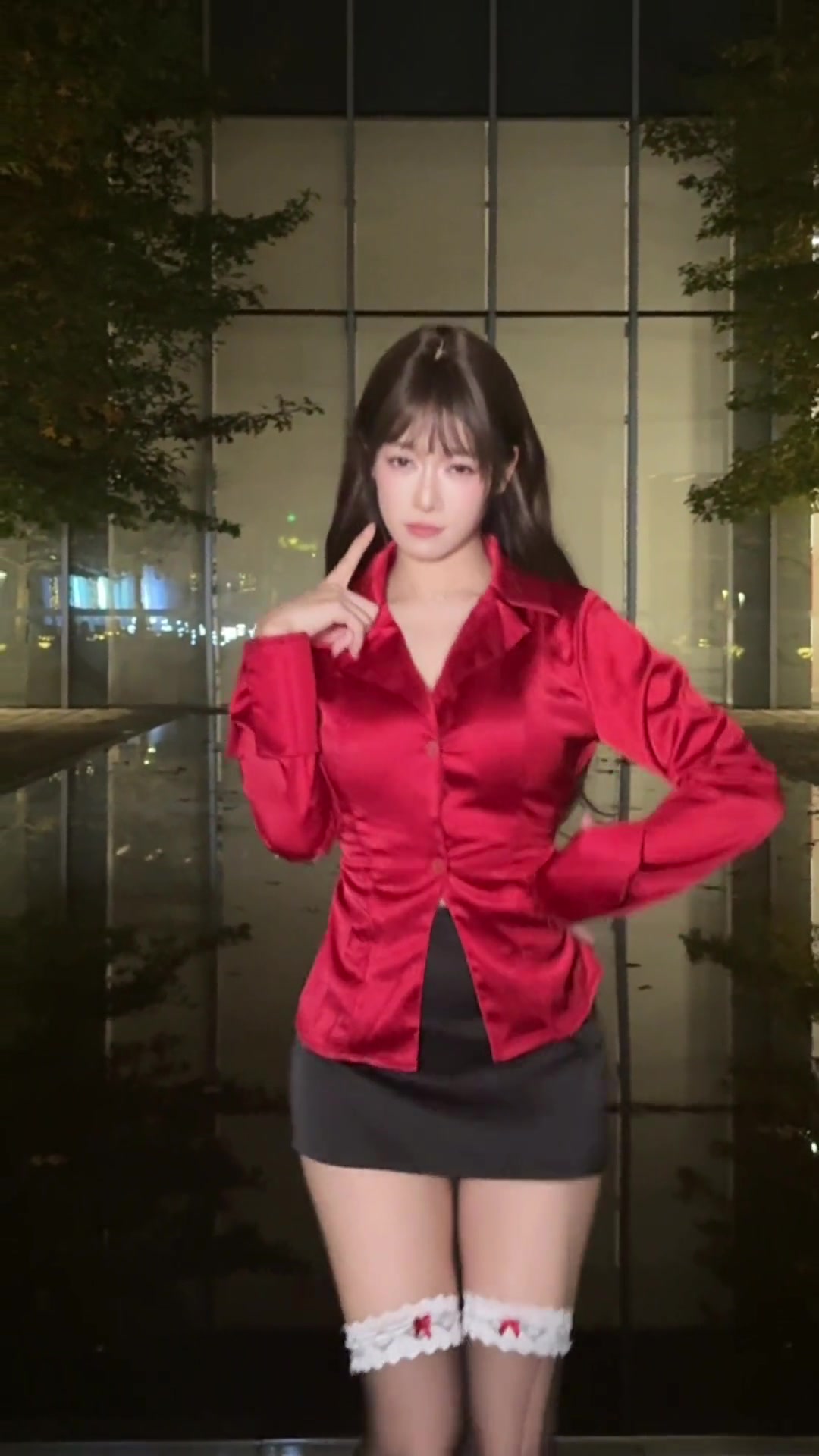 片名：体操世界冠军变身性感女主播 关辰辰愤怒地喊道：别管体操！