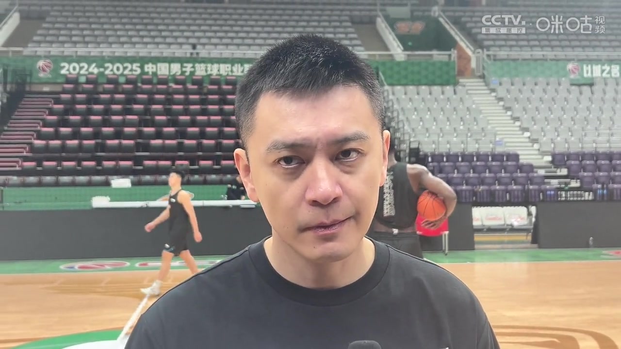 杨明：图雷的态度没有问题 迫切需要他像莫兰德那样帮助球队 